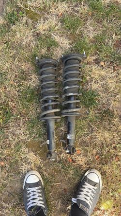2018 Subaru Crosstrek rear strut and spring assemblies