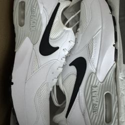 Women’s Nike Size 9