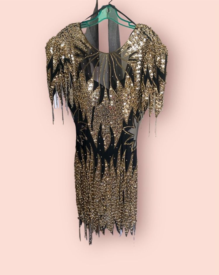 Stunning Caché Gold & Black Sequin Cocktail Dress - Perfect for Parties & Special Events!