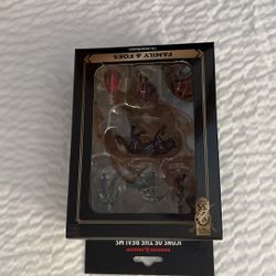 Icons Of The Realms Family & Foes 