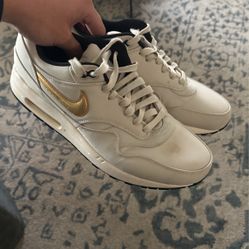 Airmax 1 Gold Trophy