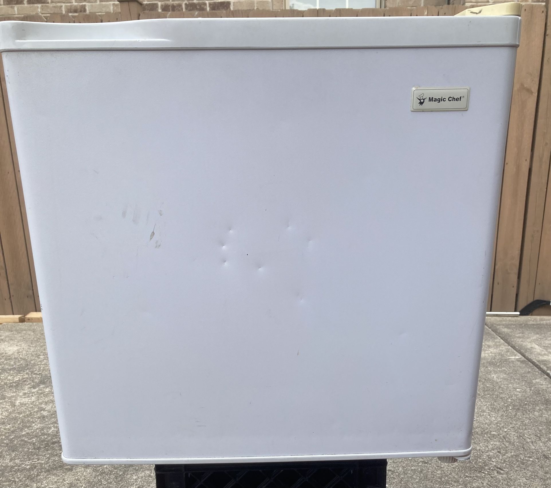 Magic Chef Mini Fridge With Freezer White