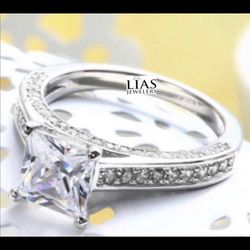 New 18k White Gold Engagement Ring 