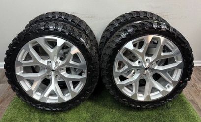 BRAND NEW 22 inch snow flake wheels wrapped in atturo mts 285/45R22