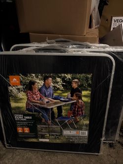 PICNIC TABLE Steel and Aluminum Table and chairs - NEW