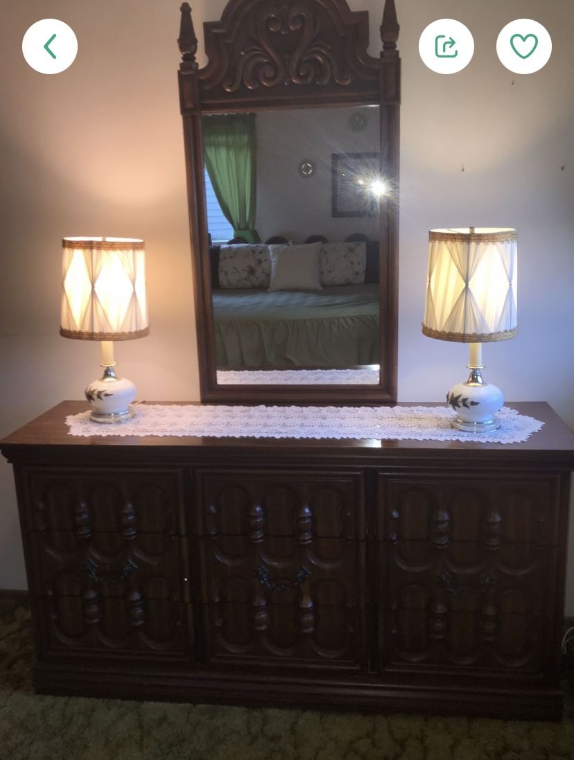 Broyhill Dresser With Mirror