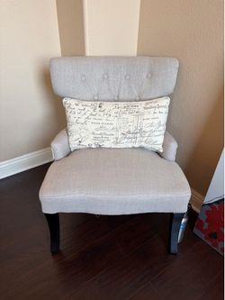 Parisian design upholstered chair
