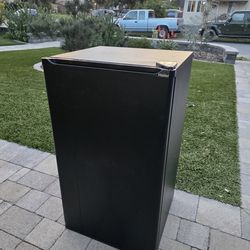 Medium Sized Refrigerator