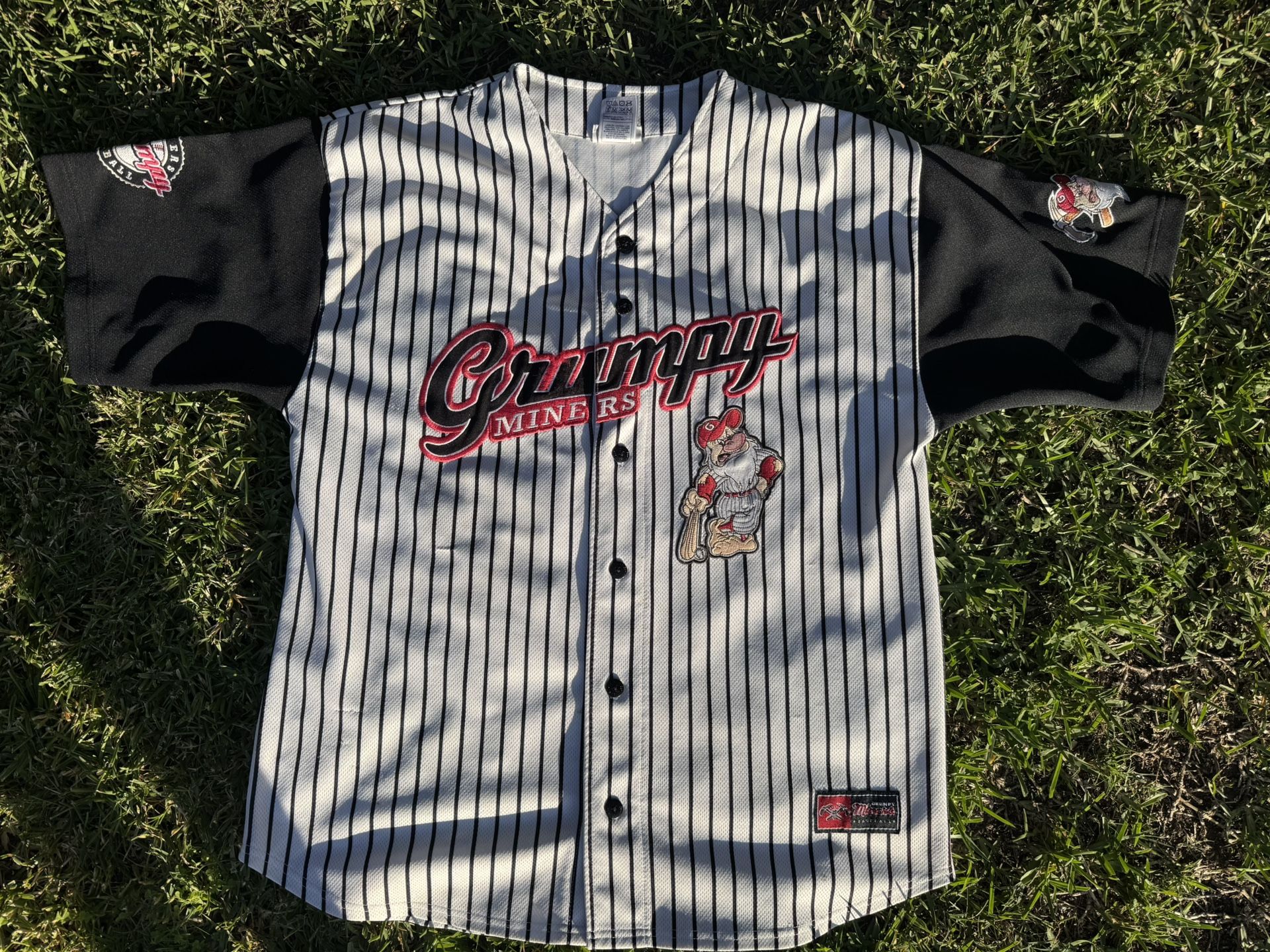 Grumpy Miners Baseball Jersey Mens Medium Disneyland Resort Pinstripe Jersey #37