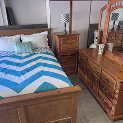 Queen Size Bedroom Set. Two Nightstand, Dresser With Mirror and complete bed.