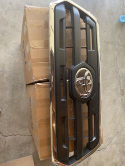 2016 Toyota Tacoma Grille Original OEM