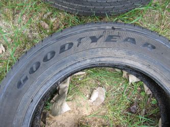 1-$20- 225/60R18 Goodyear viva 3 all-season m/s tire (mount/bal coming soon)