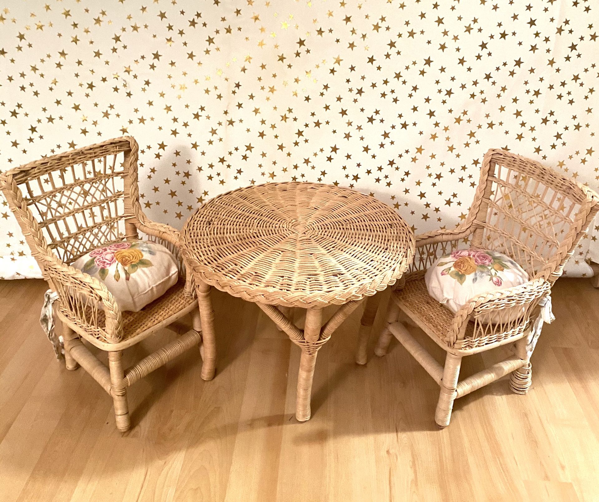 American Girl Doll • Wicker Table & Chairs