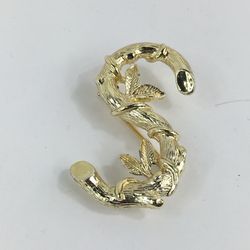 BROOCH 