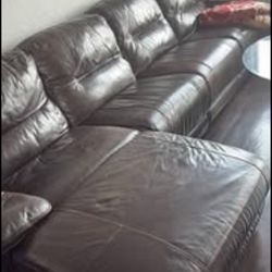 Leather Couch Recliner And Splits Into 4 Pieces 