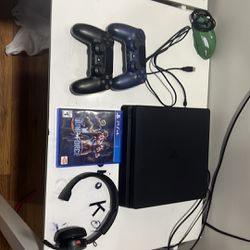 PS4 And Equipment