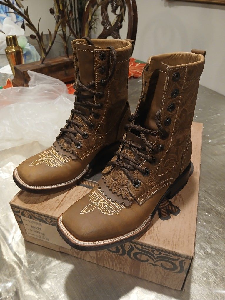 Womens Lace Up Boots 