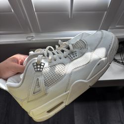 Jordan 4s