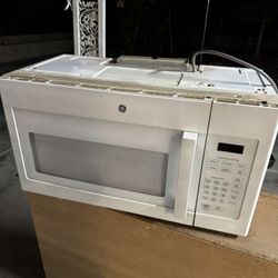 GE Microwave. Works Perfect 