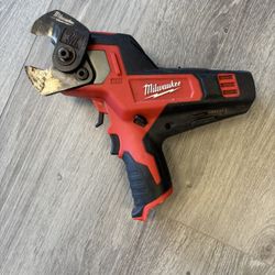 Milwaukee Cable Cutter