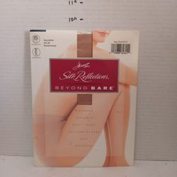 Hanes reflections beyond bare pantyhose Style 00N01 Size FF