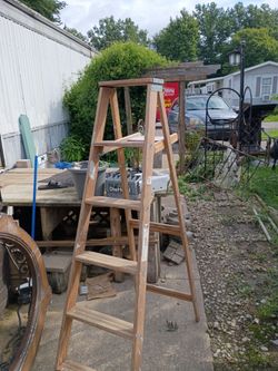 Wood ladder