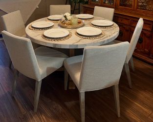 Beautiful Modern Dining Set - Table + 6 Chairs!