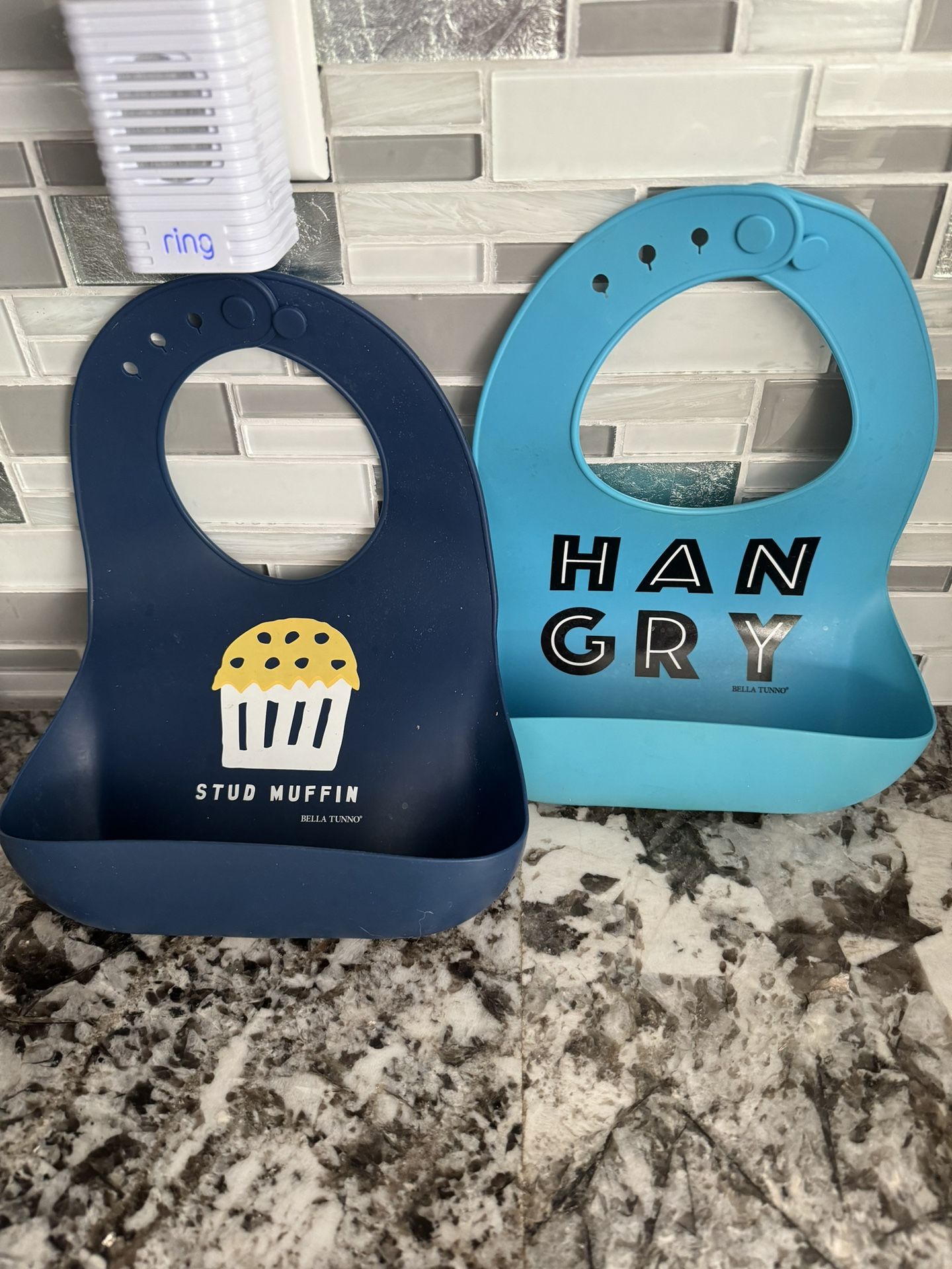 2 Bella Tunno Wonder Bibs