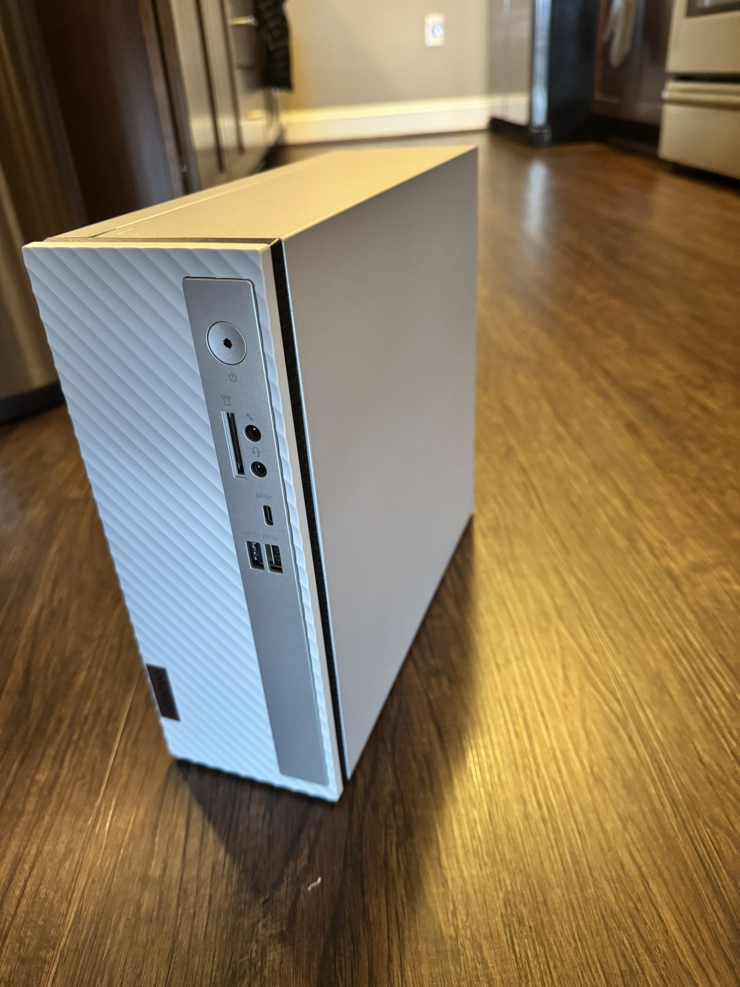 Lenovo Desktop Tower (for parts)