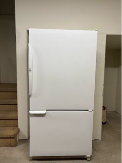 White Amana bottom-freezer refrigerator-USED