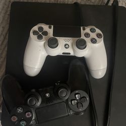 PlayStation 4 Slim With 2 Controllers 
