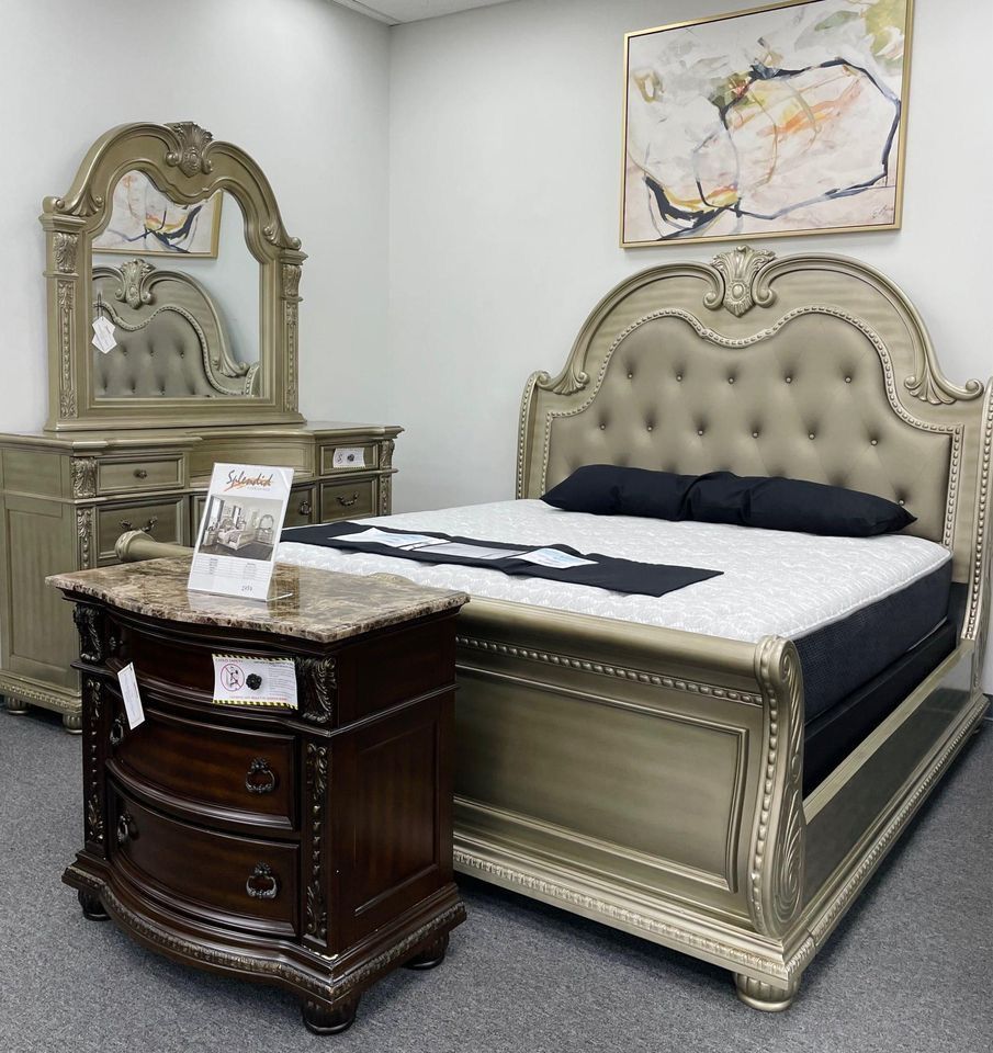 Traditional Style, European Style Silver Finish Sleigh Bedroom Set 