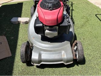 Poulan Self Propelled Lawnmower-Honda Engine