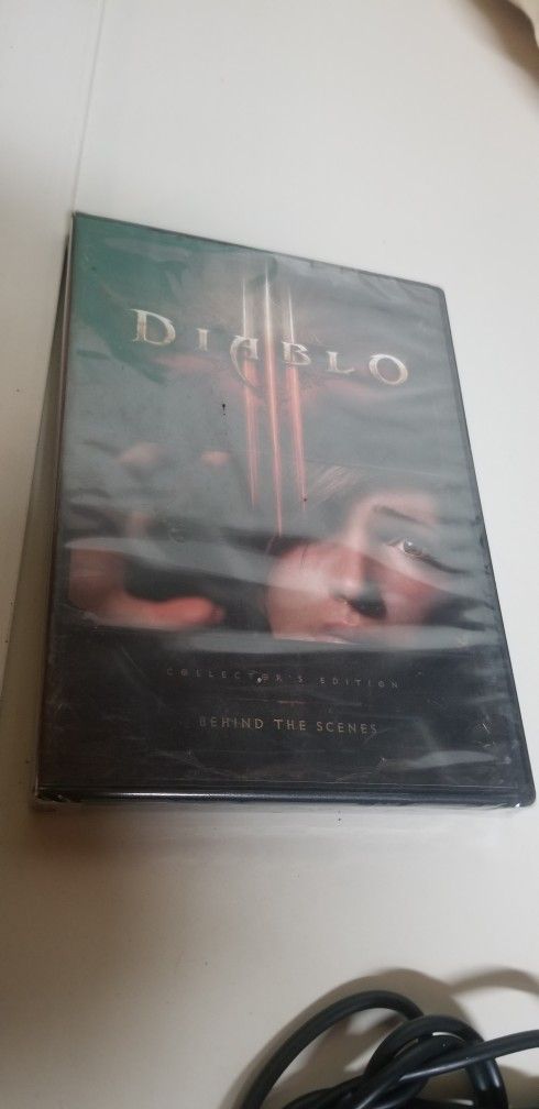 Diablo Iii Collector's Edition Behind The Scenes 2 Disc Blu-ray/dvd