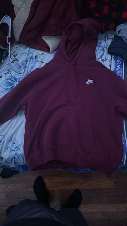 Maroon Nike Hoodie (Large)
