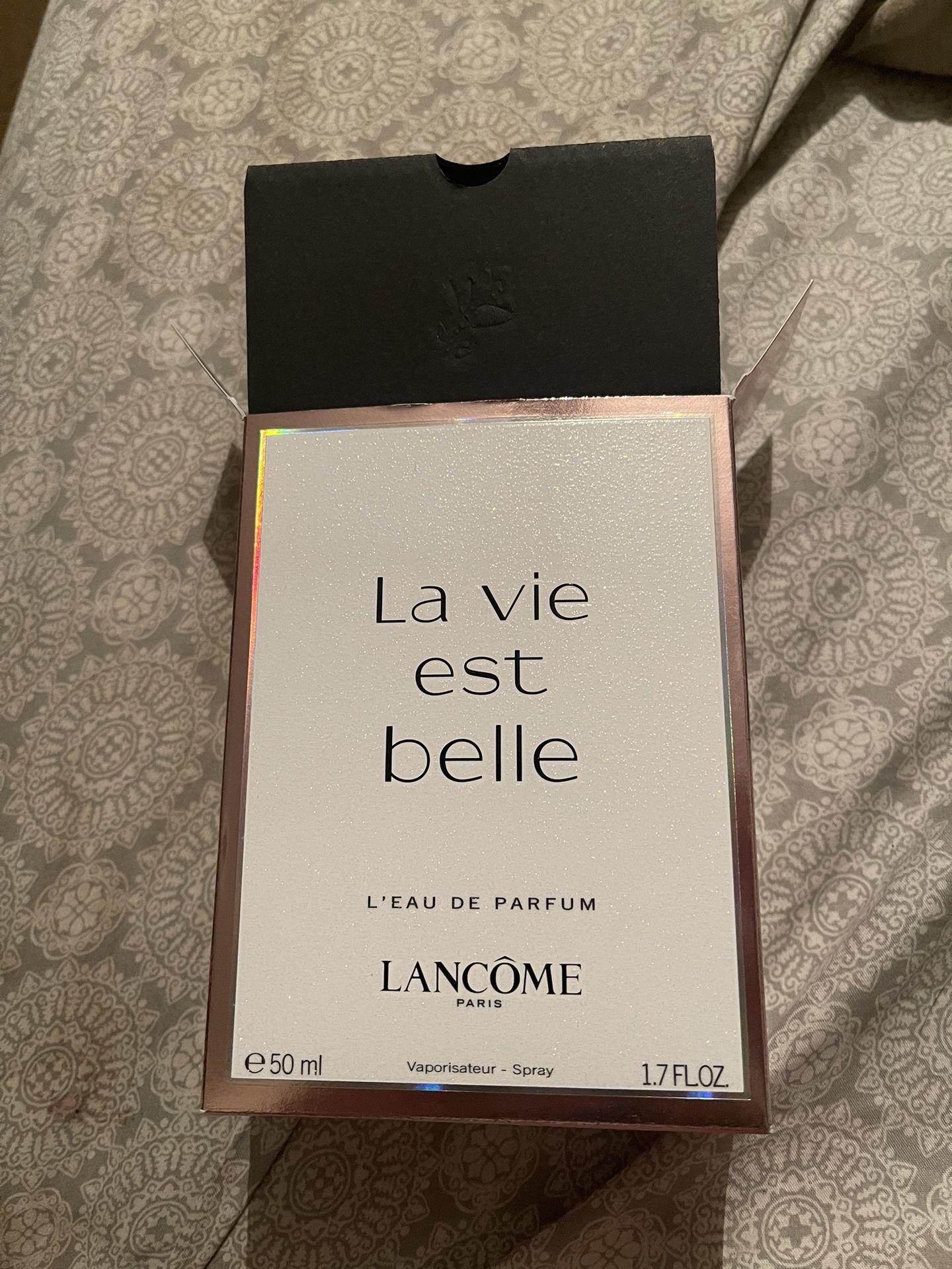 La Vie Est Belle Perfume 