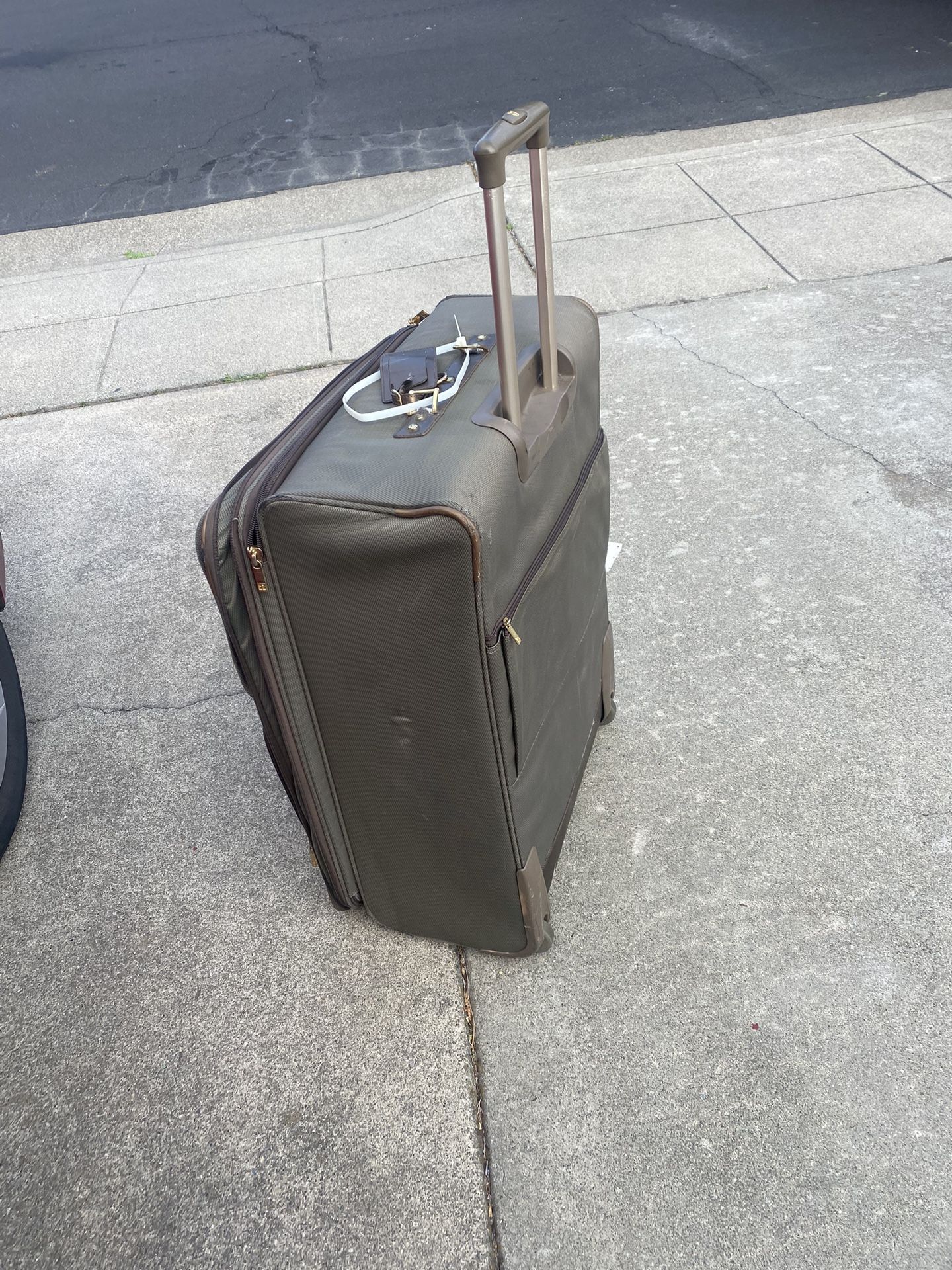 Traveling Large Suite     Case 