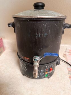 Electric Wax Melter with Spigot