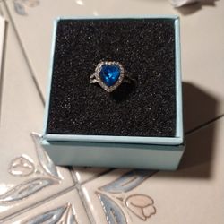 NIB Neoglory Blue Ocean Heart Crystal Ring