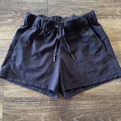 Lululemon Shorts Sz 4