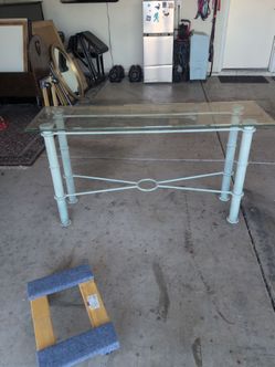 Free Glass Top Table