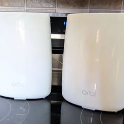 Netgear Orbi Tri-Band AC3000 Wireless Router and Satellite