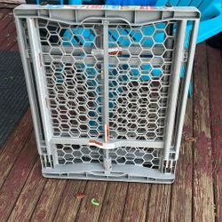 2 Pet Gates