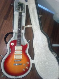 Chibson Ace frehley guitar with case