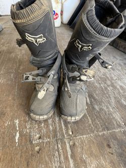 Moto boots