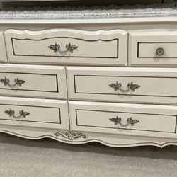 7-Drawer Dresser