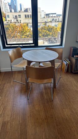 Vabros Home Round Dining Table
