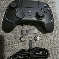 Razer Wolverine V2 Pro Wireless Gaming Controller PlayStation 5 Mecha-Tactile Buttons, Black