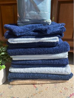 Lot of new bathroom cotton towels