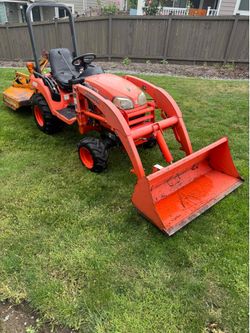 Kubota BX2350 W/ Brushhog